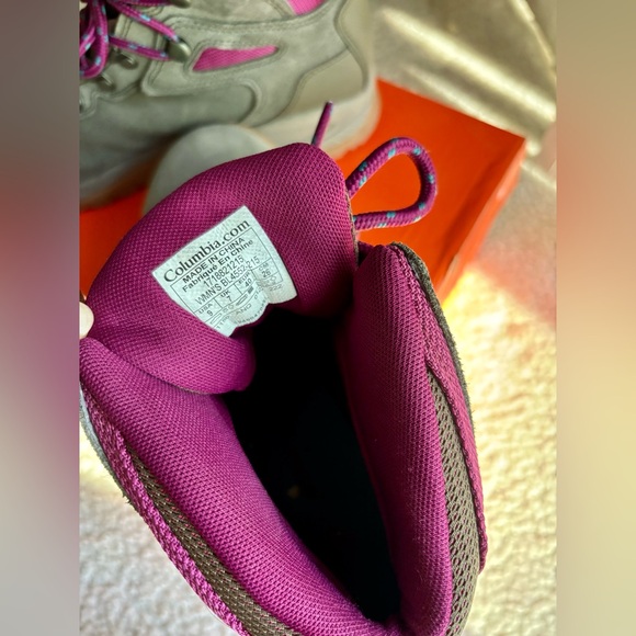 Columbia hiking boots in great condition - Picture 6 of 6